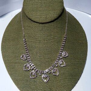 Women`s silver tone rhinestone heart love valentin